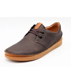 Shop L'Empreinte Chaussures CLARKS OAKLAND marron