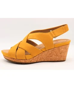 Best Sale L'Empreinte Chaussures CLARKS UN CAPRI STEP jaune